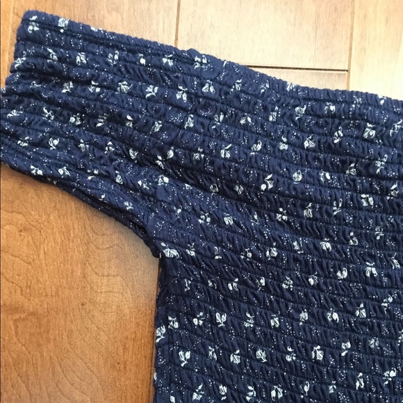 Guess Blue Crop Top - Picture 2 of 3